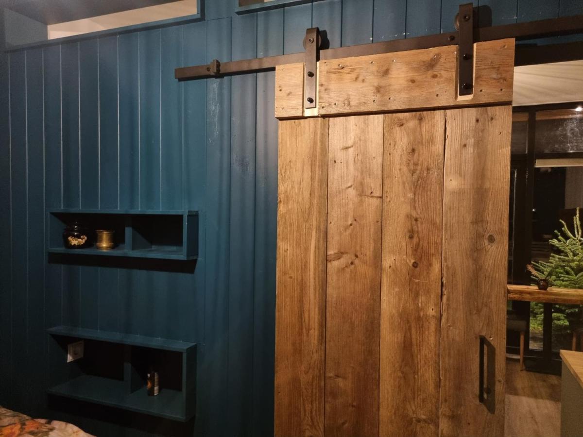 Bed and Breakfast Tiny House In De Boomgaard Stad aan 't Haringvliet Esterno foto